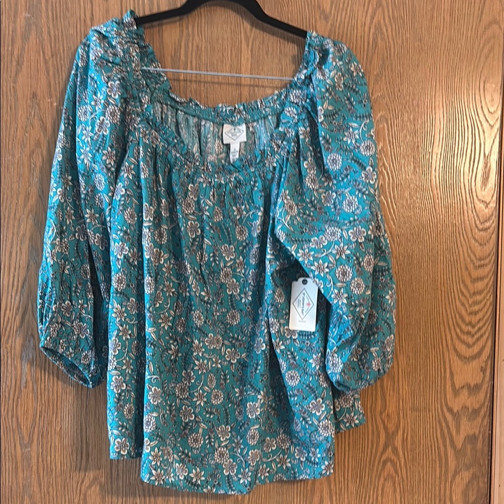 St. John’s Bay NWT Blue Smocked 3/4 Sleeve Blouse. wear on or off shoulder 1X